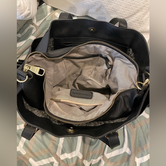 Steve Madden black large tote purse with built in bag with many zippers - Picture 7 of 12